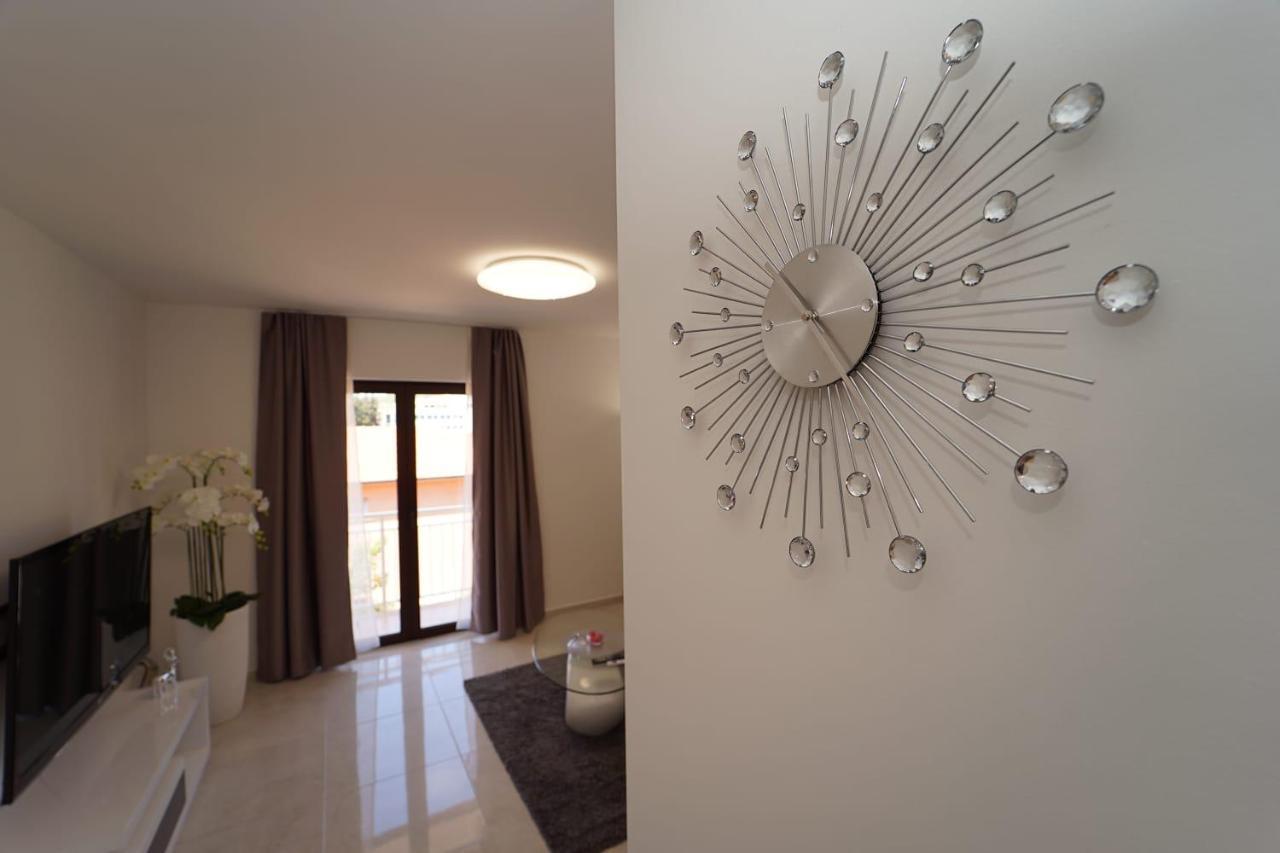 Apartman Tessa Vela Luka Exterior foto